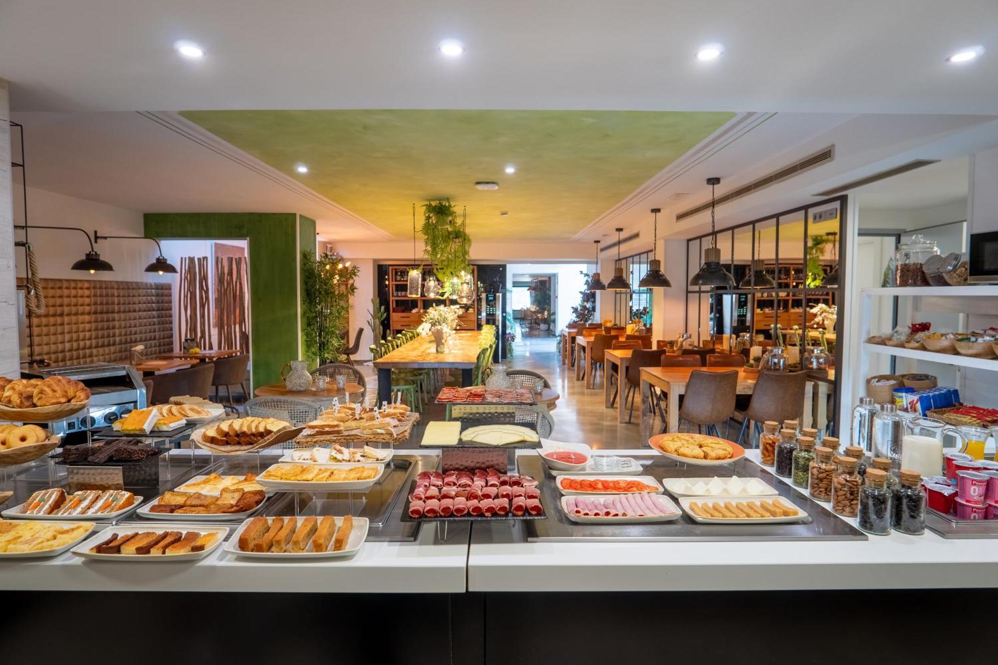 Hotel Cuevas - Adults Only Santillana del Mar Exterior photo